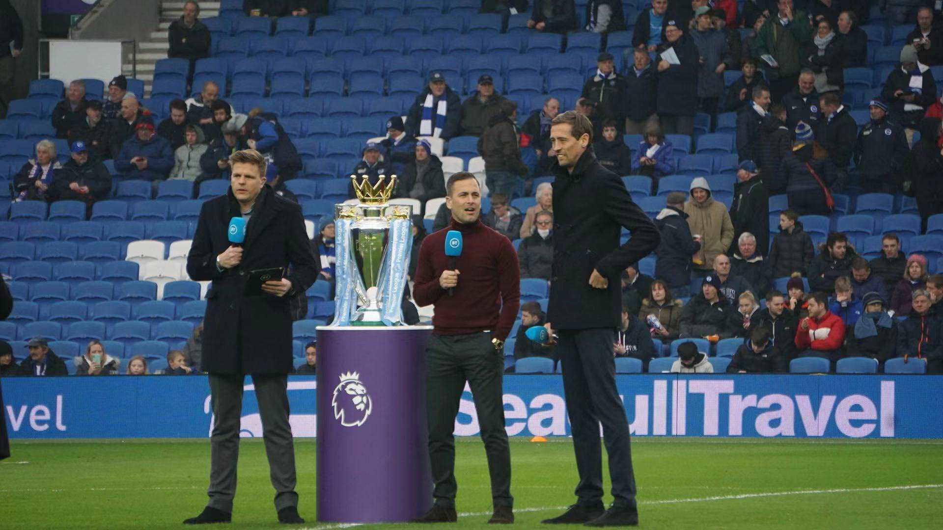 并探讨类似 并探讨类似